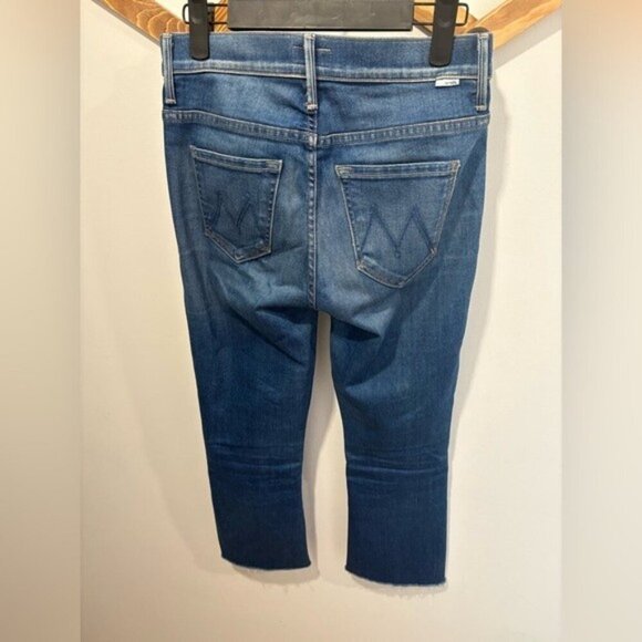 MOTHER - INSIDER CROP STEP FRAY JEANS - Picture 4 of 12